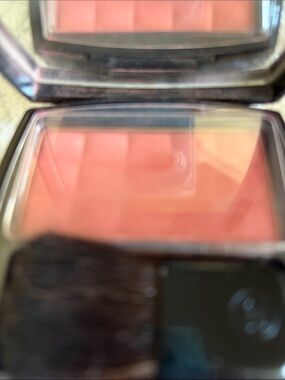 CHANEL Coral-Pink Blush Compact
